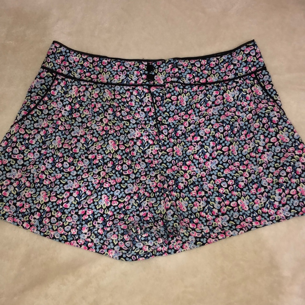 Floral printed high waisted shorts